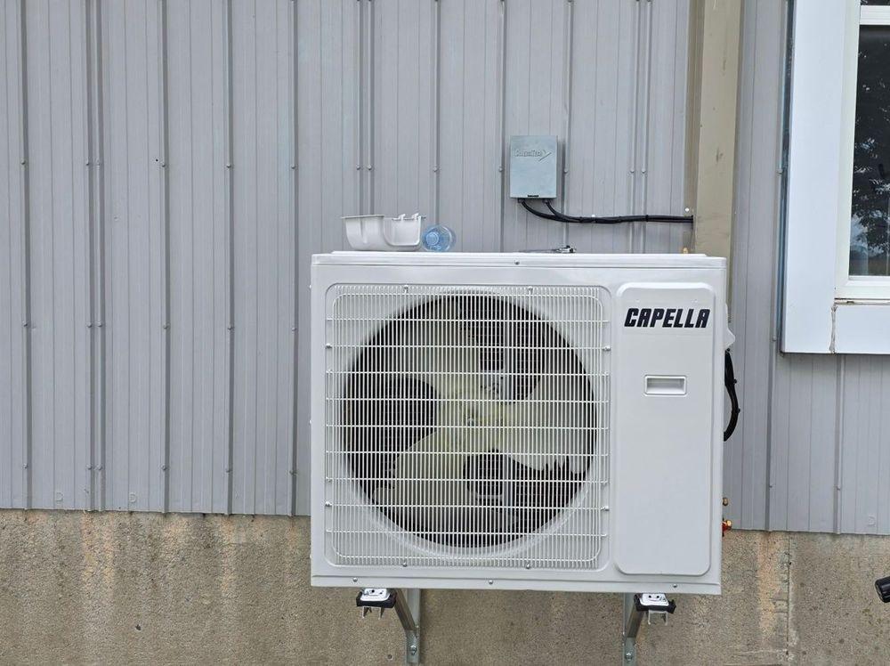 Revêtement gris — Montérégie — Capella 12 000 BTU, logement locatif