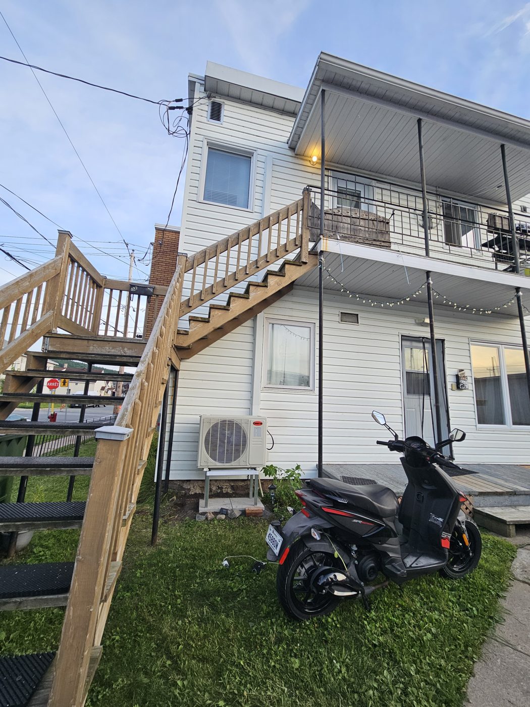 Duplex — Unité extérieure en cour arrière