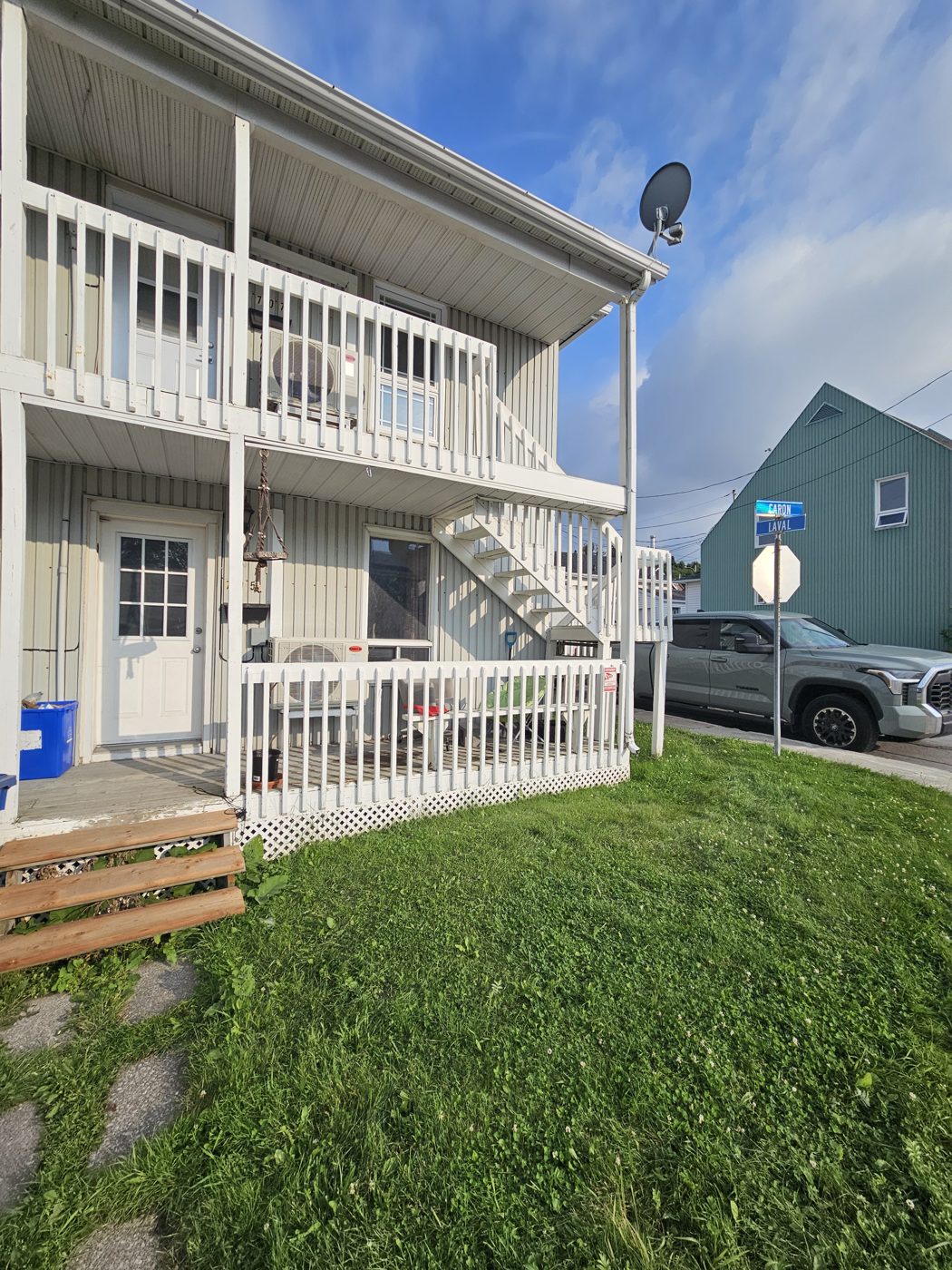 Duplex à balcons — Façade après travaux